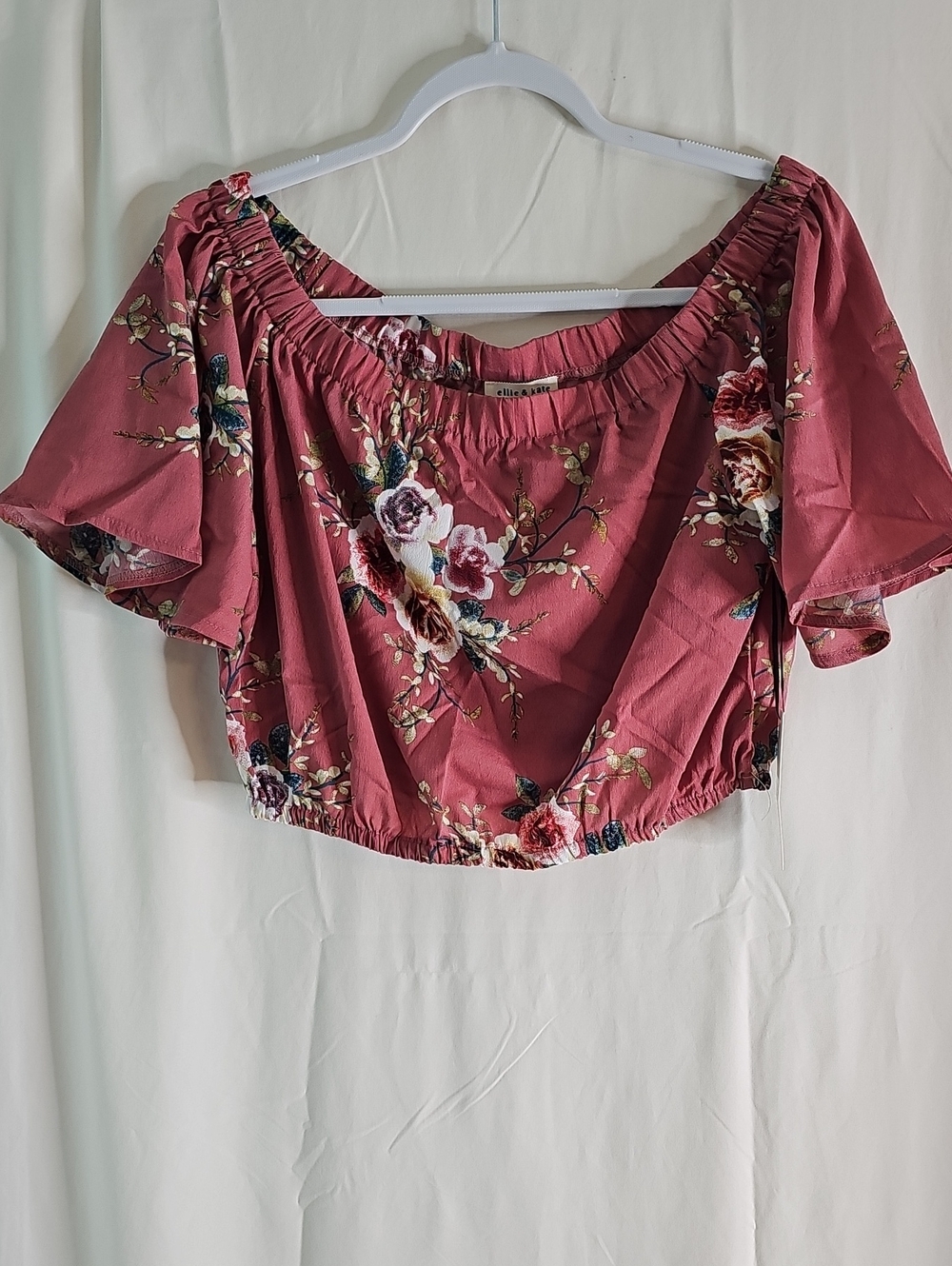 Floral Off-Shoulder Crop Top in Mauve Floral By Ellie& Kate